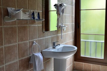 Bathroom sink
