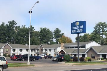 Cobblestone Hotel & Suites – Wisconsin Rapids
