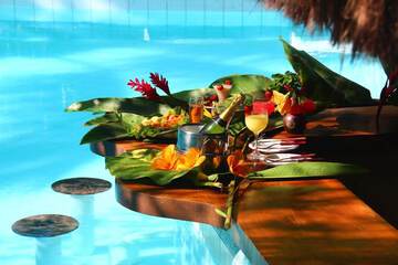 Poolside bar