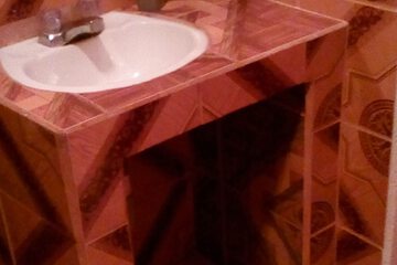 Bathroom sink