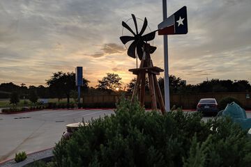 Hotel Exterior 38 of 39