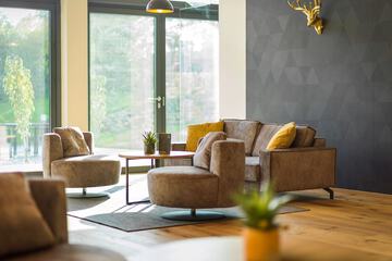 Lobby lounge