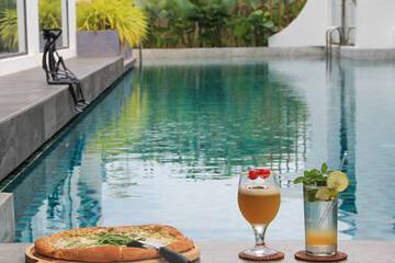 Poolside bar