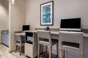 Business Center 44 of 44