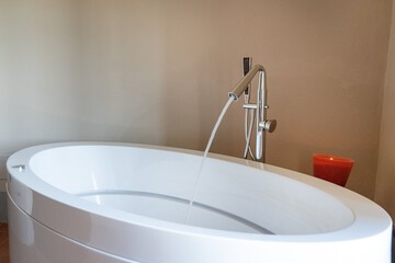 Jetted tub
