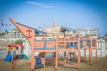 Children's play area - outdoor