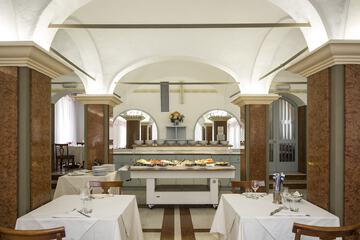 Food court