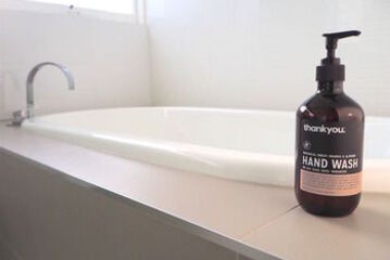 Deep Soaking Bathtub