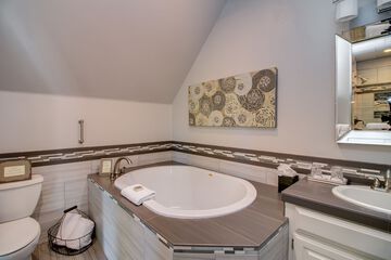 Jetted tub