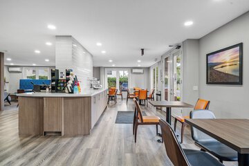 Breakfast area