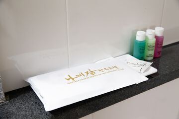 Bathroom amenities