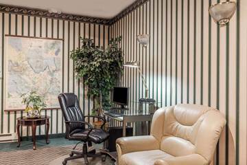 Business Center 18 of 19