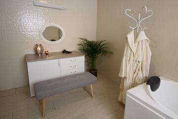 Bathroom amenities