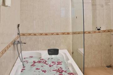 Jetted tub