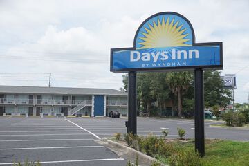 Days Inn by Wyndham Apopka / Orlando
