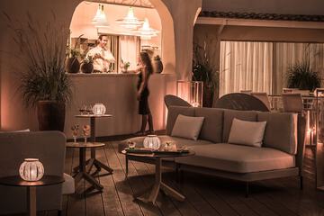 Poolside bar
