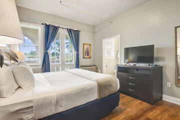 Room 52 of 149