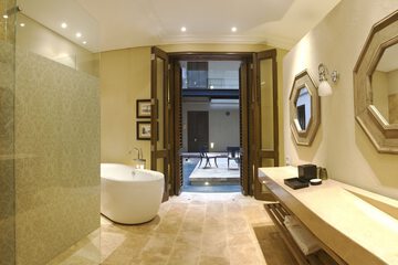 Jetted tub