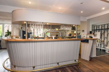 Snack bar