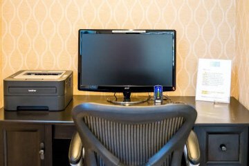 Holiday Inn Express Hotel & Suites San Jose - International Airport 2