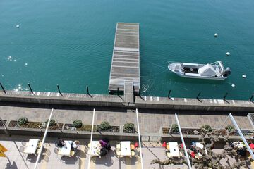 Dock