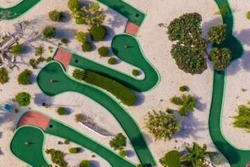 Mini-golf