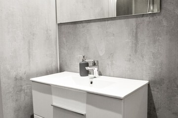 Bathroom sink