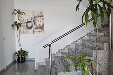 Handrails in stairways