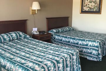 Room 9 of 16