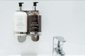 Bathroom sink