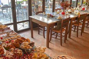 Breakfast area