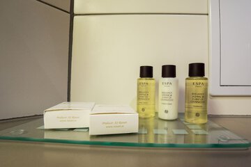 Bathroom amenities