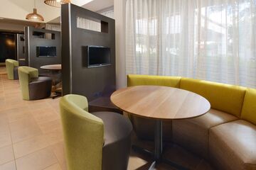 Business Center 19 of 21