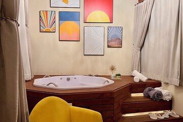 Private spa tub