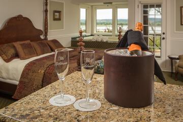 Room amenity