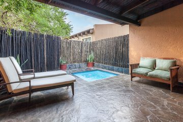 Private pool