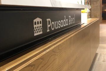 Check-in/check-out kiosk