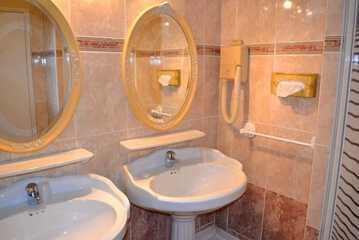 Bathroom sink