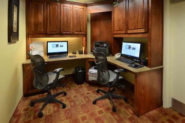 Business Center 46 of 51