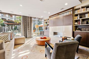 Lobby lounge