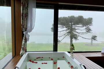 Private spa tub