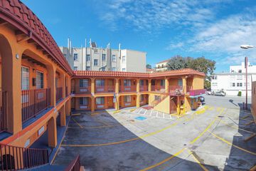 Hotel 5 of 39