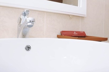Bathroom sink