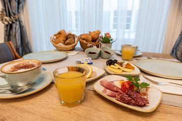 Breakfast meal