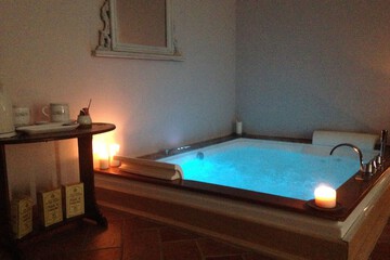 Private spa tub