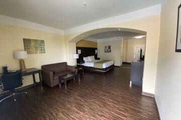 Room 12 of 69