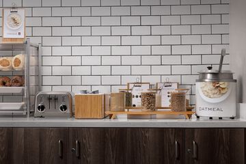 Breakfast/Coffee Service 25 of 30