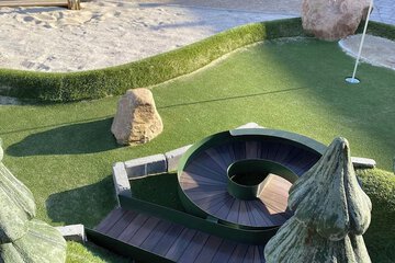 Mini-golf