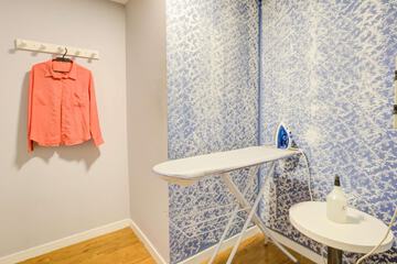 Iron/ironing board
