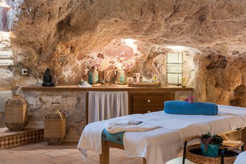 Massage in accommodation